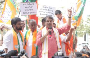 ಬಿಜೆಪಿಯಂತೆಯೇ ಪರಿಹಾರ ಕೊಡಿ, ಇಲ್ಲವಾದರೆ ಕುರ್ಚಿ ಬಿಡಿ: ಆರ್.ಅಶೋಕ್