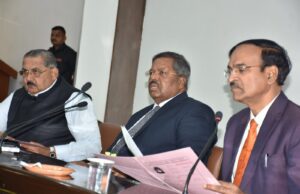 ಬಡವರು, ನಿರ್ಗತಿಕರಿಗೆ ಮೊದಲ ಆದ್ಯತೆ ನೀಡಬೇಕು: ಎಲ್ ನಾರಾಯಣಸ್ವಾಮಿ