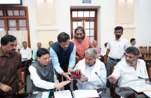 ಪ್ರಗತಿ ಮೊಬೈಲ್ ಅಪ್ಲಿಕೇಶನ್ ಗೆ ಚಾಲನೆ ನೀಡಿದ ಮುಖ್ಯಮಂತ್ರಿ ಸಿದ್ದರಾಮಯ್ಯ