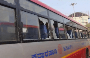 ಬೆಂಗಳೂರಿನ ಶಾಂತಲಾ ಸಿಗ್ನಲ್ ನಲ್ಲಿ ಕೆಎಸ್ ಆರ್ ಟಿಸಿ ಬಸ್ ಗಳ ಮೇಲೆ ಕಲ್ಲು ತೂರಾಟ