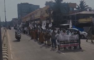 ಡಿವೈಎಫ್ ಐ ಮುಖಂಡರ ವಿರುದ್ಧ ಪ್ರಕರಣ ದಾಖಲಿಸಿರುವುದನ್ನು ಖಂಡಿಸಿ ಉಳ್ಳಾಲ ಠಾಣಾ ಮುತ್ತಿಗೆ