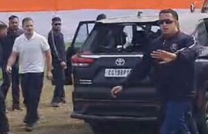 ರಾಹುಲ್ ಗಾಂಧಿ ಅವರ ಕಾರಿನ ಮೇಲೆ ಕಲ್ಲು ತೂರಾಟ