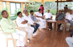 ಕೋಲಾರ ಲೋಕಸಭೆ ಕ್ಷೇತ್ರ; ಜಿಲ್ಲಾ ನಾಯಕರ ಜತೆ ಹೆಚ್.ಡಿ.ಕುಮಾರಸ್ವಾಮಿ ಮಹತ್ವದ ಸಮಾಲೋಚನೆ