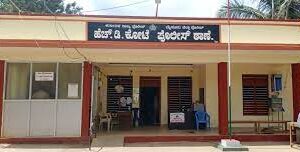 ಎಚ್ ಡಿ ಕೋಟೆ: ವಾಹನಗಳನ್ನು ಅಡ್ಡಗಟ್ಟಿ ಹಣ ವಸೂಲಿ ಮಾಡುತ್ತಿದ್ದ ದರೋಡೆಕೋರರ ಬಂಧನ