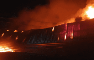 ಗಾಯತ್ರಿ ಅಸೋಸಿಯೇಟ್ ಗೋದಾಮಿನಲ್ಲಿ ಅಗ್ನಿ ಅವಘಡ: ಕೋಟ್ಯಂತರ ರೂ. ಮೌಲ್ಯದ ವಸ್ತು ಬೆಂಕಿಗಾಹುತಿ