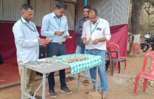 ಬೆಳಗಾವಿ: ದಾಖಲೆಯಿಲ್ಲದೆ ಸಾಗಿಸುತ್ತಿದ್ದ 7.98 ಲಕ್ಷ ರೂ ವಶ