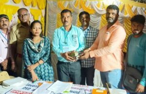 ಹುಣಸೂರು: ದಾಖಲೆಗಳಿಲ್ಲದೆ ಸಾಗಿಸುತ್ತಿದ್ದ 2.96 ಲಕ್ಷ ರೂ. ವಶ