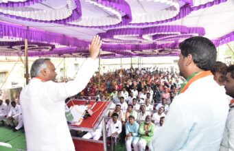 ಲೋಕಸಭೆಗೆ ತಮ್ಮನ್ನು ಆರಿಸಿ ಕಳಿಸುವಂತೆ ಮತದಾರರಿಗೆ ಕಾಂಗ್ರೆಸ್ ಅಭ್ಯರ್ಥಿ ರಾಧಾಕೃಷ್ಣ ದೊಡ್ಡಮನಿ ಮನವಿ