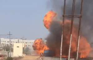 ಅನಧಿಕೃತವಾಗಿ ಎಲ್ ಪಿಜಿ ಸಿಲಿಂಡರ್ ಗೆ ಗ್ಯಾಸ್ ಫಿಲ್ಲಿಂಗ್ ವೇಳೆ ಸೋರಿಕೆ: ಓಮಿನಿ, ಆಟೋ ಸೇರಿ 2 ಬಾರಿ ಸ್ಫೋಟ