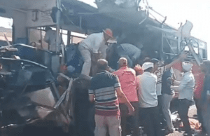 ಟ್ರಕ್ ಗೆ ಡಿಕ್ಕಿ ಹೊಡೆದ ಬಸ್: 10 ಸಾವು, 30 ಮಂದಿಗೆ ಗಾಯ