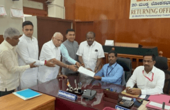 ಲೋಕಸಭಾ ಚುನಾವಣೆ: ಮಂಡ್ಯದಿಂದ ಮೈತ್ರಿ ಅಭ್ಯರ್ಥಿ ಹೆಚ್ ಡಿ. ಕುಮಾರಸ್ವಾಮಿ ನಾಮಪತ್ರ ಸಲ್ಲಿಕೆ