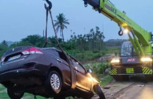 ರಸ್ತೆಯ ಡಿವೈಡರ್ ಗೆ ಕಾರು ಡಿಕ್ಕಿ: ಇಬ್ಬರು ಸ್ಥಳದಲ್ಲೇ ಸಾವು