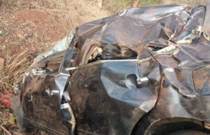 ಚಾಲಕನ ನಿಯಂತ್ರಣ ತಪ್ಪಿ ಪಲ್ಟಿಯಾಗಿ ನಾಲಿಗೆ ಬಿದ್ದ ಕಾರು: ಚಾಲಕ ಸ್ಥಳದಲ್ಲೇ ಸಾವು