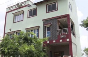 ಅಂಧ ವೈದ್ಯರ ಮನೆಯಲ್ಲಿ ಕಳ್ಳತನ: ಮಹಡಿಯಿಂದ ಬಿದ್ದು ಸಿಕ್ಕಿಹಾಕಿಕೊಂಡ ಕಳ್ಳ