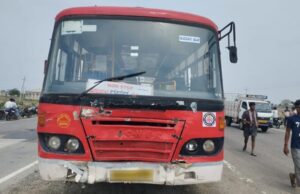 ಸರ್ಕಾರಿ ಬಸ್ – ಬೈಕ್ ನಡುವೆ ಅಪಘಾತ: ಬಿತ್ತನೆ ಬೀಜ ಖರೀದಿಸಲು ಬಂದಿದ್ದ ರೈತರಿಬ್ಬರು ಸ್ಥಳದಲ್ಲೇ ಸಾವು