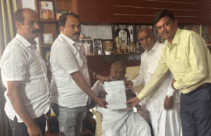 ದಕ್ಷಿಣ ಶಿಕ್ಷಕರ ಕ್ಷೇತ್ರ: ಜೆಡಿಎಸ್ ಅಭ್ಯರ್ಥಿ ವಿವೇಕಾನಂದಗೆ ಬಿ ಫಾರಂ ನೀಡಿದ ಹೆಚ್ ಡಿ ದೇವೇಗೌಡ
