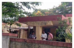 ಹುಣಸೂರು ಆರ್ ಟಿಓ ಕಚೇರಿ ಮೇಲೆ ಲೋಕಾಯುಕ್ತ ದಾಳಿ: ಬ್ರೋಕರ್ ಗಳು ಪರಾರಿ, 1 ಸ್ಯಾಂಟ್ರೋ, 3 ಓಮಿನಿ ವ್ಯಾನ್ ಸೇರಿದಂತೆ ದಾಖಲಾತಿಗಳು ವಶ