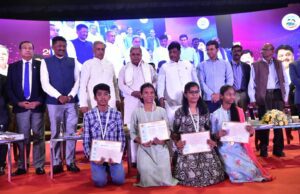 ವಿದ್ಯಾವಂತರಲ್ಲೇ ಜಾತಿಪ್ರಜ್ಞೆ ಹೆಚ್ಚಾಗುತ್ತಿದೆ. ಮಕ್ಕಳು ಮೌಡ್ಯದಿಂದ ಹೊರಗೆ ಬರಬೇಕು: ಸಿಎಂ ಸಿದ್ದರಾಮಯ್ಯ ಕರೆ