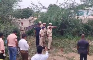 ಶಾಲೆ ಬಳಿಯ ಪೊದೆಯಲ್ಲಿ ಮಹಿಳೆಯ ನಗ್ನ ಮೃತದೇಹ ಪತ್ತೆ: ಅತ್ಯಾಚಾರ ಶಂಕೆ