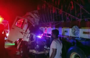 ಕೆಟ್ಟು ನಿಂತಿದ್ದ ಲಾರಿಗೆ ಟಿಟಿ ಡಿಕ್ಕಿ: ಓರ್ವ ಸ್ಥಳದಲ್ಲೇ ಸಾವು, 10ಕ್ಕೂ ಹೆಚ್ಚು ಗಾಯ