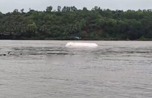 ಅಂಕೋಲಾ: ನದಿಯಲ್ಲಿ ತೇಲಿ ಹೋದ ಗ್ಯಾಸ್ ಟ್ಯಾಂಕರ್ ಸೋರಿಕೆ ಸಾಧ್ಯತೆ; ಸ್ಥಳೀಯರಲ್ಲಿ ಆತಂಕ