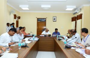 ಕೊಳವೆಬಾವಿಗಳಿಗೆ ವಿದ್ಯುದೀಕರಣ ಪೂರ್ಣಗೊಳಿಸದ 20 ಗುತ್ತಿಗೆದಾರರನ್ನ ಕಪ್ಪುಪಟ್ಟಿಗೆ ಸೇರಿಸಿ: ಸಣ್ಣ ನೀರಾವರಿ ಸಚಿವ ಎನ್ ಎಸ್ ಭೋಸರಾಜು ಸೂಚನೆ