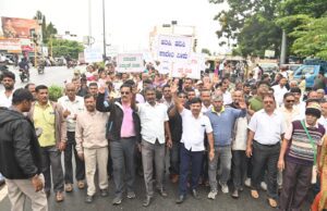 ಮೂಲಸೌಕರ್ಯ ಅನುಷ್ಠಾನಕ್ಕೆ ಆಗ್ರಹಿಸಿ ಮೈಸೂರು ಪೂರ್ವ ವಲಯ ಬಡಾವಣೆಗಳ ಒಕ್ಕೂಟದಿಂದ ಬೃಹತ್ ಪ್ರತಿಭಟನೆ