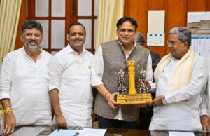 ಲೆಜಿಸ್ಲೇಚರ್ ಕಪ್-2024 ಚೆಸ್ ಪಂದ್ಯಾವಳಿ: ಜೇವರ್ಗಿ ಕ್ಷೇತ್ರದ ಶಾಸಕ ಅಜಯ್ ಸಿಂಗ್ ಚಾಂಪಿಯನ್- ಕಪ್, ನಗದು ಬಹುಮಾನ ವಿತರಿಸಿದ ಸಿಎಂ ಸಿದ್ದರಾಮಯ್ಯ