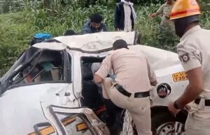 ಮರಕ್ಕೆ ಕಾರು ಡಿಕ್ಕಿ: ಇಬ್ಬರು ಸ್ಥಳದಲ್ಲೇ ಸಾವು