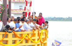 ಕಬಿನಿಗೆ ಸಿಎಂ ಸಿದ್ದರಾಮಯ್ಯ, ಡಿಸಿಎಂ ಡಿಕೆಶಿ ಬಾಗಿನ ಅರ್ಪಣೆ