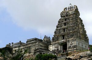 ಮೇಲುಕೋಟೆ ಚೆಲುವನಾರಾಯಣ ಸ್ವಾಮಿ ಆಸ್ತಿ ಕಬಳಿಕೆ: ಗಂಭೀರ ಆರೋಪ