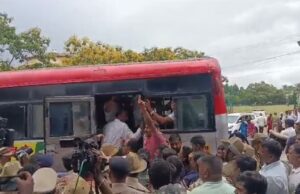 ಮುಡಾ ಹಗರಣ ವಿರೋಧಿಸಿ ಬಿಜೆಪಿ ಪ್ರತಿಭಟನೆ: ಯದುವೀರ್, ಶ್ರೀವತ್ಸ ಪೊಲೀಸ್ ವಶಕ್ಕೆ