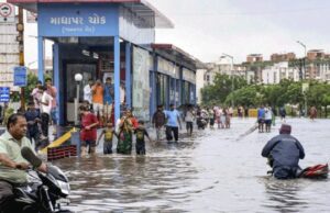 ಗುಜರಾತ್: ಪ್ರವಾಹಕ್ಕೆ 15 ಸಾವು, ಸಾವಿರಾರು ಮಂದಿ ಸ್ಥಳಾಂತರ