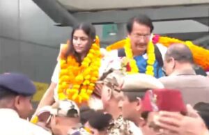 ಪ್ಯಾರಿಸ್ ಒಲಿಂಪಿಕ್ಸ್: ಡಬಲ್ ಕಂಚಿನ ಪದಕ ವಿಜೇತ ಮನು ಭಾಕರ್ ಅವರಿಗೆ ದೆಹಲಿಯಲ್ಲಿ ಅದ್ದೂರಿ ಸ್ವಾಗತ