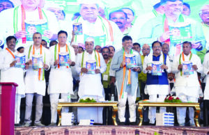 ಈ ಬಂಡೆ ಸಿದ್ದರಾಮಯ್ಯ ಜೊತೆಗಿದೆ: 10 ತಿಂಗಳಲ್ಲ, 10 ವರ್ಷ ನಮ್ಮ ಸರಕಾರವನ್ನು ಮುಟ್ಟಲು ಆಗುವುದಿಲ್ಲ: ಡಿಕೆಶಿ