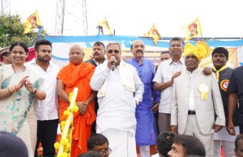 ನಿಮ್ಮ ಆಶೀರ್ವಾದ ಇರುವವರೆಗೂ ಸಿದ್ದರಾಮಯ್ಯ ಅವರನ್ನು ಅಧಿಕಾರದಿಂದ ಇಳಿಸಲು ಸಾಧ್ಯವಿಲ್ಲ: ಬಿಜೆಪಿಗೆ ಎಚ್ಚರಿಕೆ ಕೊಟ್ಟ ಸಿಎಂ