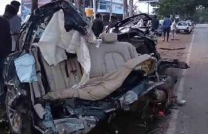 ಆಡಿ ಕಾರು ಮರಕ್ಕೆ ಡಿಕ್ಕಿ: ಮೂವರು ಸ್ಥಳದಲ್ಲೇ ಸಾವು