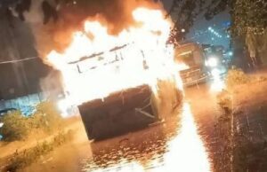 ಬೆಂಗಳೂರು: ಮಳೆ ಮಧ್ಯೆಯೂ ಹೊತ್ತಿ ಉರಿದ ಬಿಎಂಟಿಸಿ ಎಲೆಕ್ಟ್ರಿಕ್ ಬಸ್