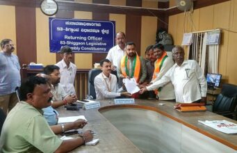 ಶಿಗ್ಗಾವಿ ವಿಧಾನಸಭಾ ಕ್ಷೇತ್ರ: ನಾಮಪತ್ರ ಸಲ್ಲಿಸಿದ ಭರತ್ ಬೊಮ್ಮಾಯಿ
