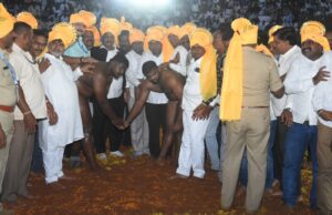 ದಸರಾ ಸಂಭ್ರಮದಲ್ಲಿ ಮೈಸೂರಿನ ಪ್ರಸಿದ್ಧ ನಾಡ ಕುಸ್ತಿ ಪಂದ್ಯಾವಳಿಗೆ ಚಾಲನೆ