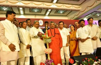 ತಳ ಸಮುದಾಯದವರು ಸಂಸ್ಕೃತ ಕಲಿತು ಕಾವ್ಯ ರಚಿಸಿದರೆ ಅಂಥವರ ಬಗ್ಗೆ ಕಥೆ ಕಟ್ಟುತ್ತಾರೆ: ಸಿ.ಎಂ ಸಿದ್ದರಾಮಯ್ಯ