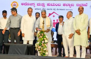 ಮನೆ ಮನೆಗೆ ಹೋಗಿ ರಾಜ್ಯದ ಜನರ ಆರೋಗ್ಯ ತಪಾಸಣೆ ನಡೆಸುವ ಅತ್ಯುನ್ನತ ಆರೋಗ್ಯಸೇವೆ ಉದ್ಘಾಟಿಸಿದ ಸಿಎಂ ಸಿದ್ದರಾಮಯ್ಯ