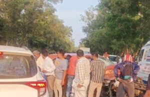 ಹುಣಸೂರು: ಕಾರುಗಳ ಮುಖಾಮುಖಿ ಡಿಕ್ಕಿ- ಓರ್ವ ಸಾವು, ಐವರಿಗೆ ಗಾಯ