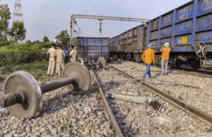 ತೆಲಂಗಾಣದಲ್ಲಿ ಹಳಿ ತಪ್ಪಿದ ಗೂಡ್ಸ್ ರೈಲಿನ 11 ಬೋಗಿಗಳು: ದೆಹಲಿ-ಚೆನ್ನೈ ಮಾರ್ಗದಲ್ಲಿ ಸಂಚಾರ ಸ್ಥಗಿತ