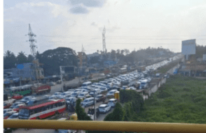 ದೀಪಾವಳಿ ರಜೆ ಮುಗಿಸಿ ಬೆಂಗಳೂರಿನತ್ತ ಜನ: ನೆಲಮಂಗಲ, ಪೀಣ್ಯ, ಕುಣಿಗಲ್ ಬೈಪಾಸ್ ಬಳಿ ಟ್ರಾಫಿಕ್ ಜಾಮ್