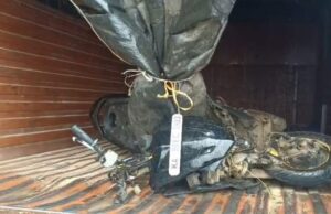 ಬೈಕ್ ವ್ಹೀಲಿಂಗ್ ಮಾಡುವಾಗ ಕ್ಯಾಂಟರ್ ಗೆ ಡಿಕ್ಕಿ; ಇಬ್ಬರು ಸಾವು