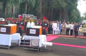 ಜಮ್ಮುವಿನಲ್ಲಿ ಹುತಾತ್ಮರಾದ ಯೋಧರಿಗೆ ಅಂತಿಮ ನಮನ ಸಲ್ಲಿಸಿದ ಸಿ.ಎಂ