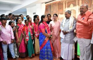 ‘ಗೃಹಲಕ್ಷ್ಮಿ’ ಯಿಂದ ಬದುಕಿಗೆ ಹೊಸ ಚೈತನ್ಯ ಮೂಡಿದೆ: ಮುಖ್ಯಮಂತ್ರಿಗಳ ಎದುರು ಗೃಹಲಕ್ಷ್ಮಿಯರ ಪ್ರಶಂಸೆ