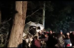 ಮರಕ್ಕೆ ಡಿಕ್ಕಿ ಹೊಡೆದ ಕಾರು: 5 ಮಂದಿ ಸಾವು, ಐವರ ಸ್ಥಿತಿ ಚಿಂತಾಜನಕ