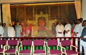 ಸುವರ್ಣಸೌಧದಲ್ಲಿ ಅನುಭವ ಮಂಟಪ ವರ್ಣಚಿತ್ರ ಅನಾವರಣಗೊಳಿಸಿದ ಸಿಎಂ